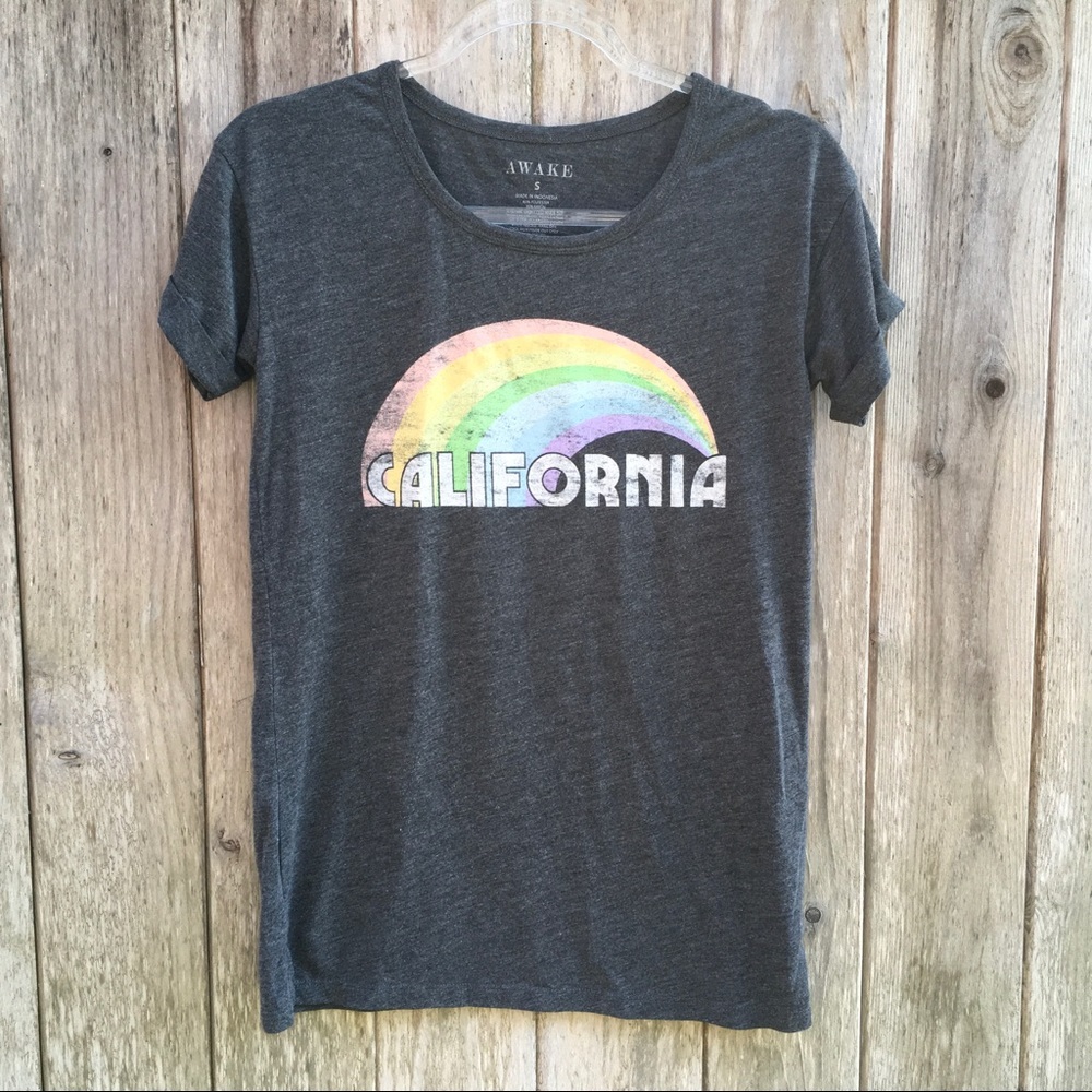 Awake California Rainbow Scoop Neck Short Sleeve Tee Small